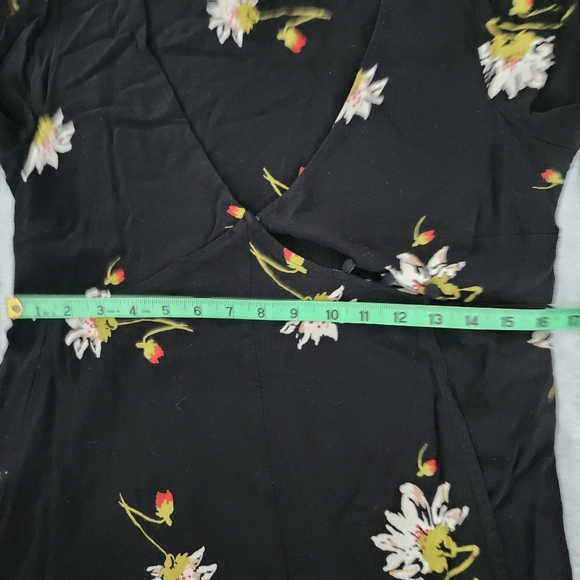FREE PEOPLE Time On My Side Floral Print Black Wrap Mini Dress Women's Medium‎ - Picture 8 of 12